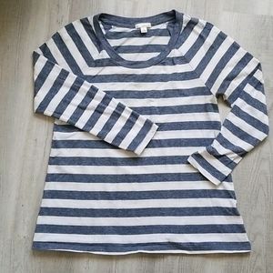 🌺2/10🌺 GAP blue & white striped shirt